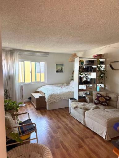 Main picture of 4747 S Centinela Ave