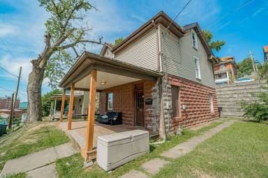 Main picture of 721 Wells St