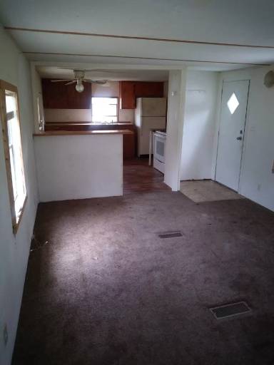 Main picture of 30 Thrasher Ln W