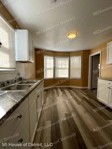 Main picture of 20437 McCormick St