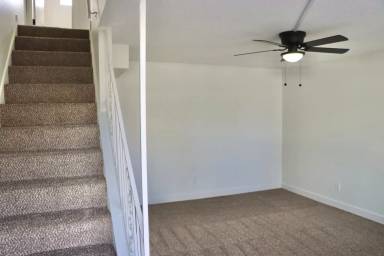 Main picture of 822 E Rose Ln
