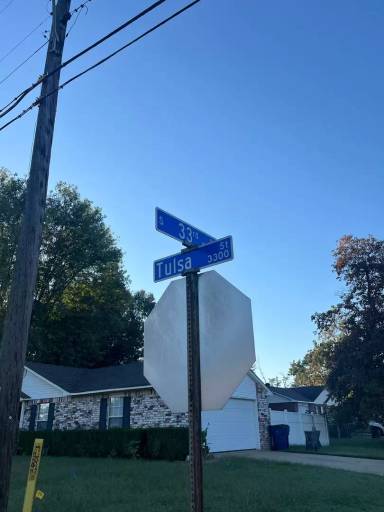 Main picture of 5022 S 33rd St