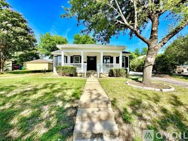 Main picture of 104 Truett St