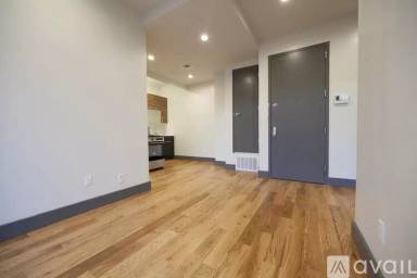 Main picture of 1295 Greene Ave