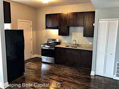 Main picture of 5612 S Michigan Ave