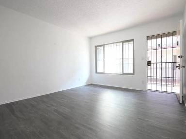 Main picture of 1226 N Commonwealth Ave