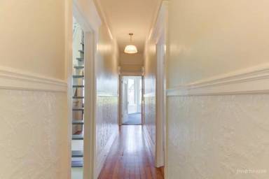 Main picture of 455 Cole St