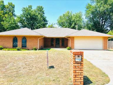 Main picture of 7617 Lippert Ln