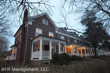 Main picture of 312 E University Pkwy