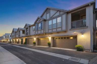 Main picture of 173 S Veracruz Pl