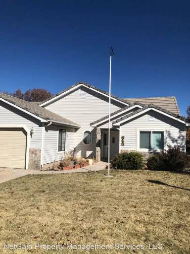Main picture of 646 W Greenslake Dr