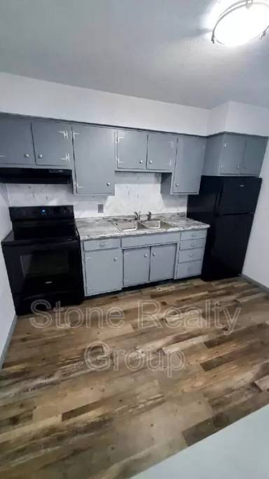 Main picture of 304 Shelby Street - 12