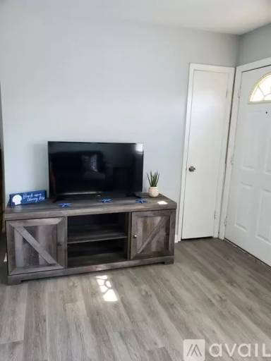 Main picture of 1035 W Ocean View Ave