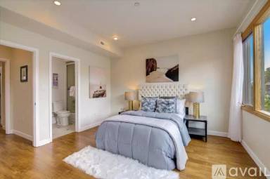 Main picture of 1 San Bruno Ave