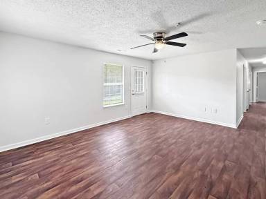 Main picture of 1000 Cobblestone Ln