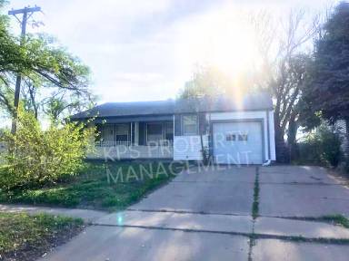 Main picture of 2541 S Hydraulic St