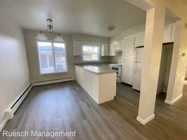 Main picture of 440 N Saint Bernard Dr