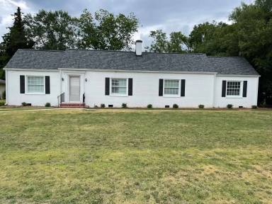 Main picture of 18123 Main St