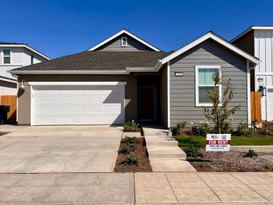 Main picture of 2744 N Jason Ave