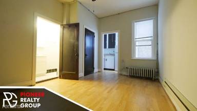 Main picture of 4631 N Paulina Apartments