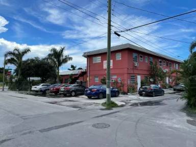 Main picture of 2417 N 19th Ave