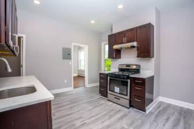 Main picture of 116 N 15th St