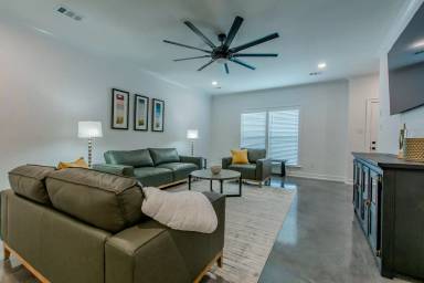 Main picture of 7 Timber Ridge Dr