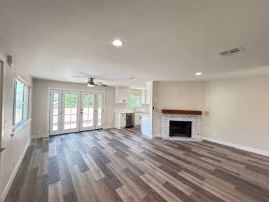 Main picture of 603 N Pomona Ave
