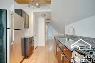 Main picture of 1503 W Nelson St