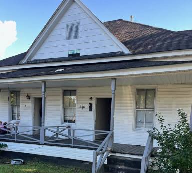 Main picture of 330 E Bond St