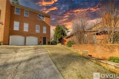 Main picture of 310 Halah Cir