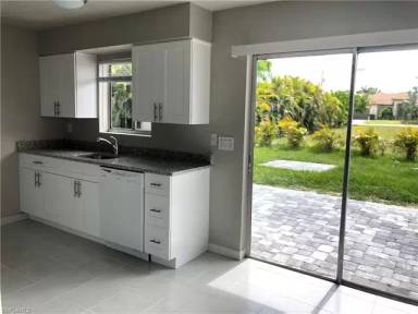 Main picture of 1024 SE 24th Ave