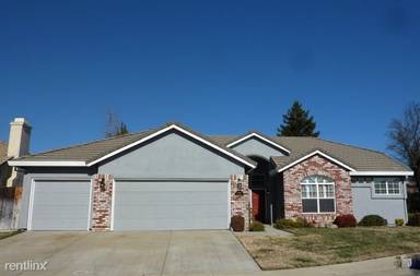 Main picture of 1995 Ash Ct