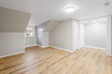 Main picture of 12 Elm St