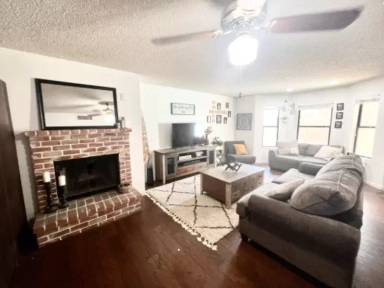 Main picture of 5840 W Winchcomb Dr