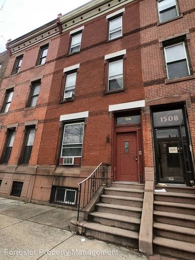 Main picture of 1510 S Broad St