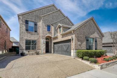 Main picture of 4812 Palm Springs Dr