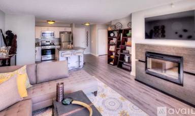 Main picture of 500 N State St