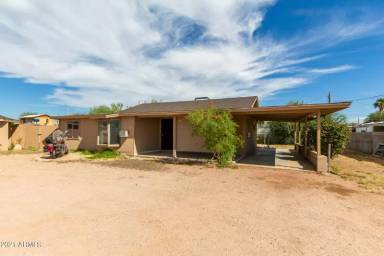 Main picture of 225 South Grand Dr Apartments