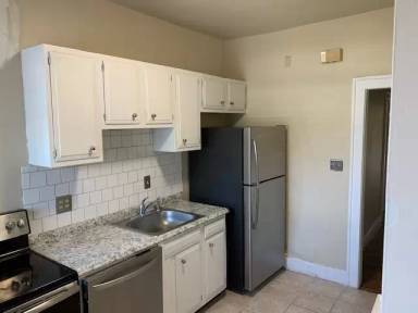 Main picture of 1056 Springfield Pike
