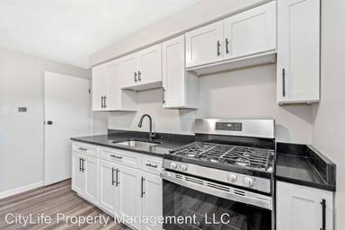 Main picture of 2624 Woodstock Ave