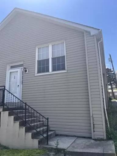 Main picture of 3 E Elger St