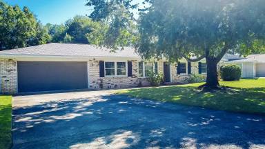 Main picture of 402 Lee Ln