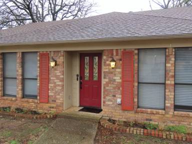 Main picture of 4912 Pine Knoll St