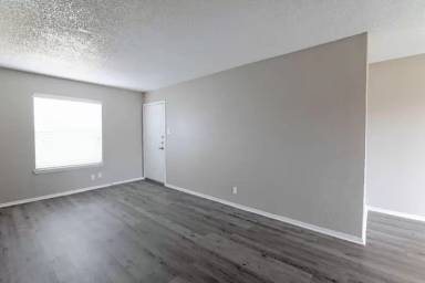 Main picture of 351 Bedford Rd