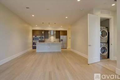 Main picture of 250 Columbine St