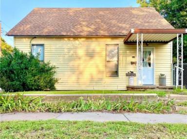 Main picture of 319 S 9th St