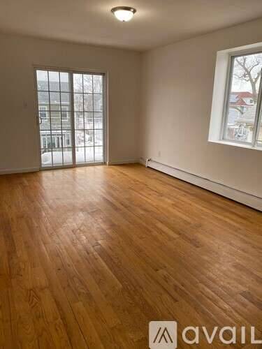 Main picture of 10925 114th St