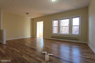 Main picture of 4421 N Wolcott Ave