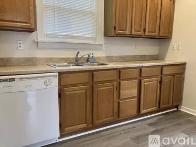 Main picture of 103 N 5th St